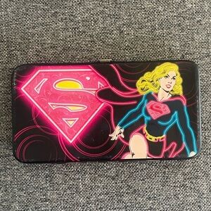 Buckle-Down Pink and Black hard wallet with Superwoman and her ‘S’ symbol